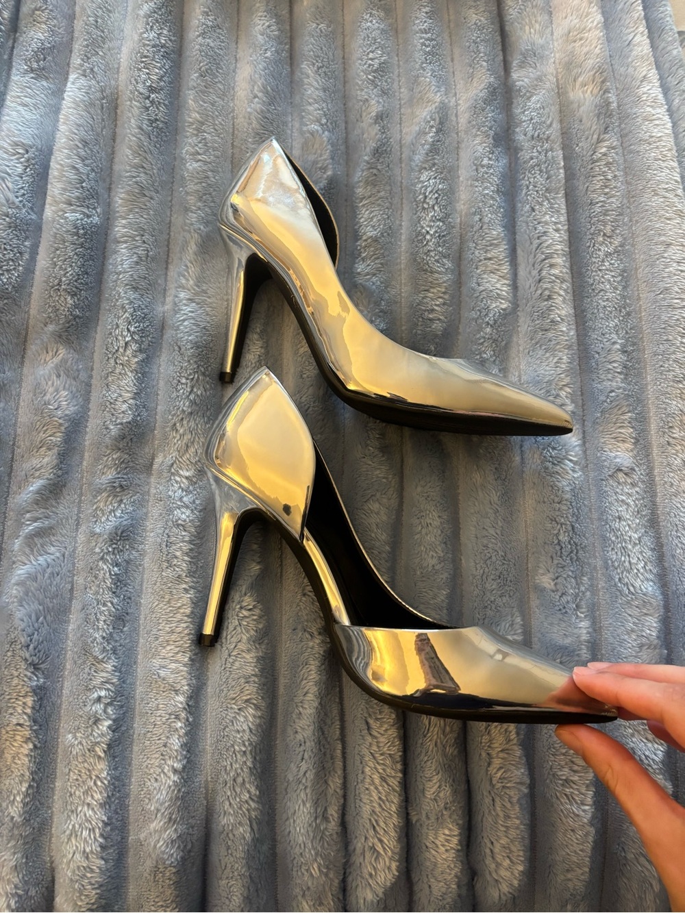 Jessica Simpson Silver Pointed-Toe Stiletto Pumps - Size 6.5 - Picture 3 of 6